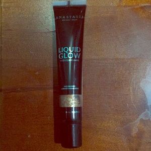 Anastasia Beverly Hills Liquid Glow